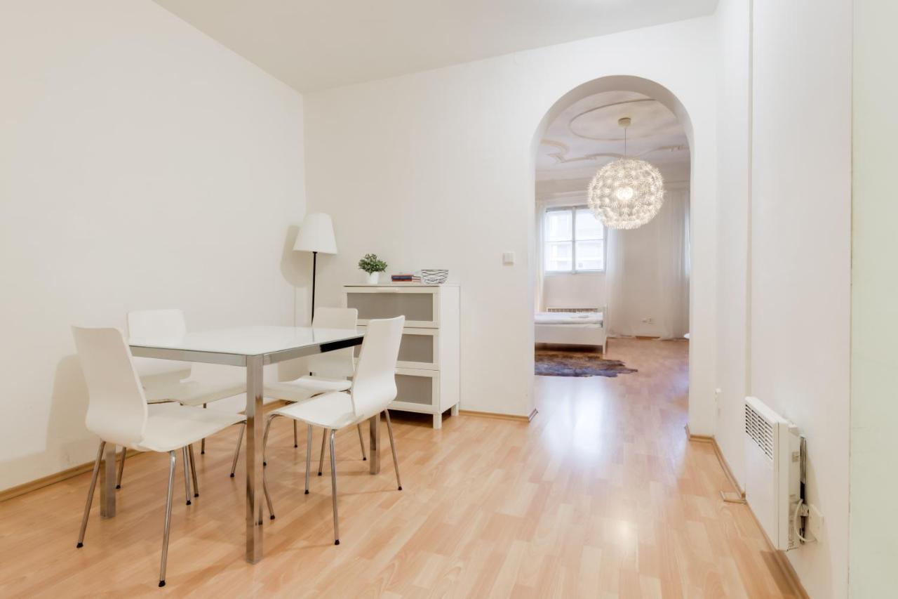 Curiosity Apartments Prague Luaran gambar
