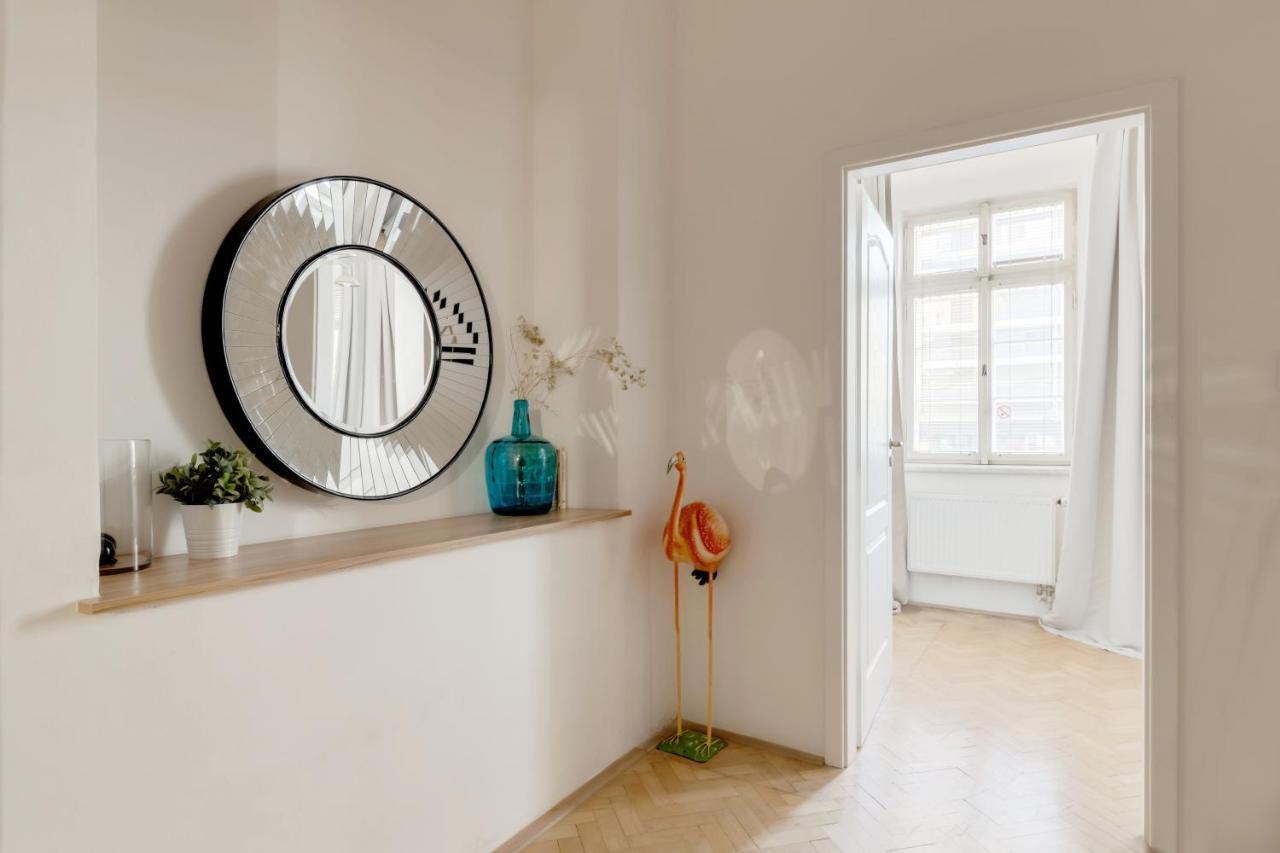 Curiosity Apartments Prague Luaran gambar