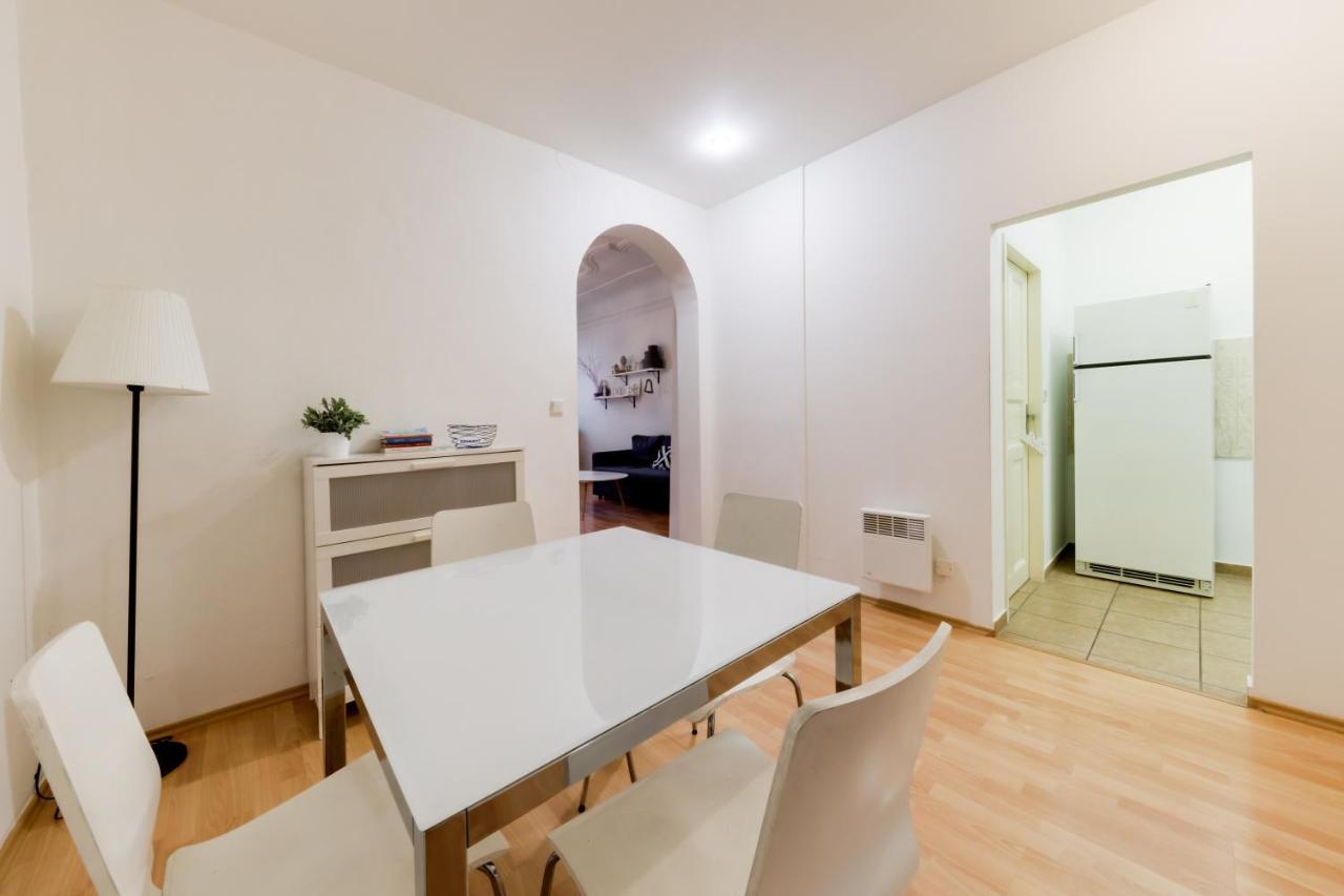Curiosity Apartments Prague Luaran gambar