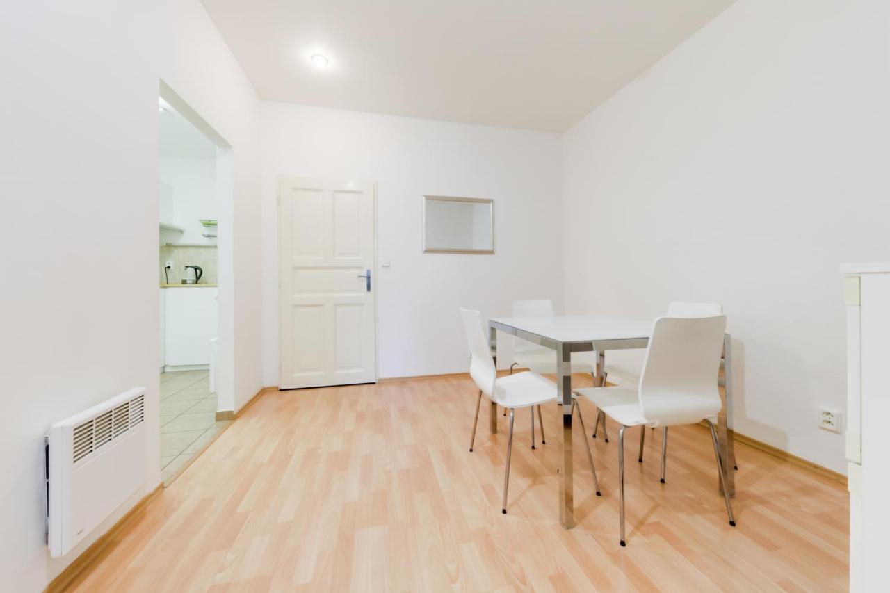 Curiosity Apartments Prague Luaran gambar