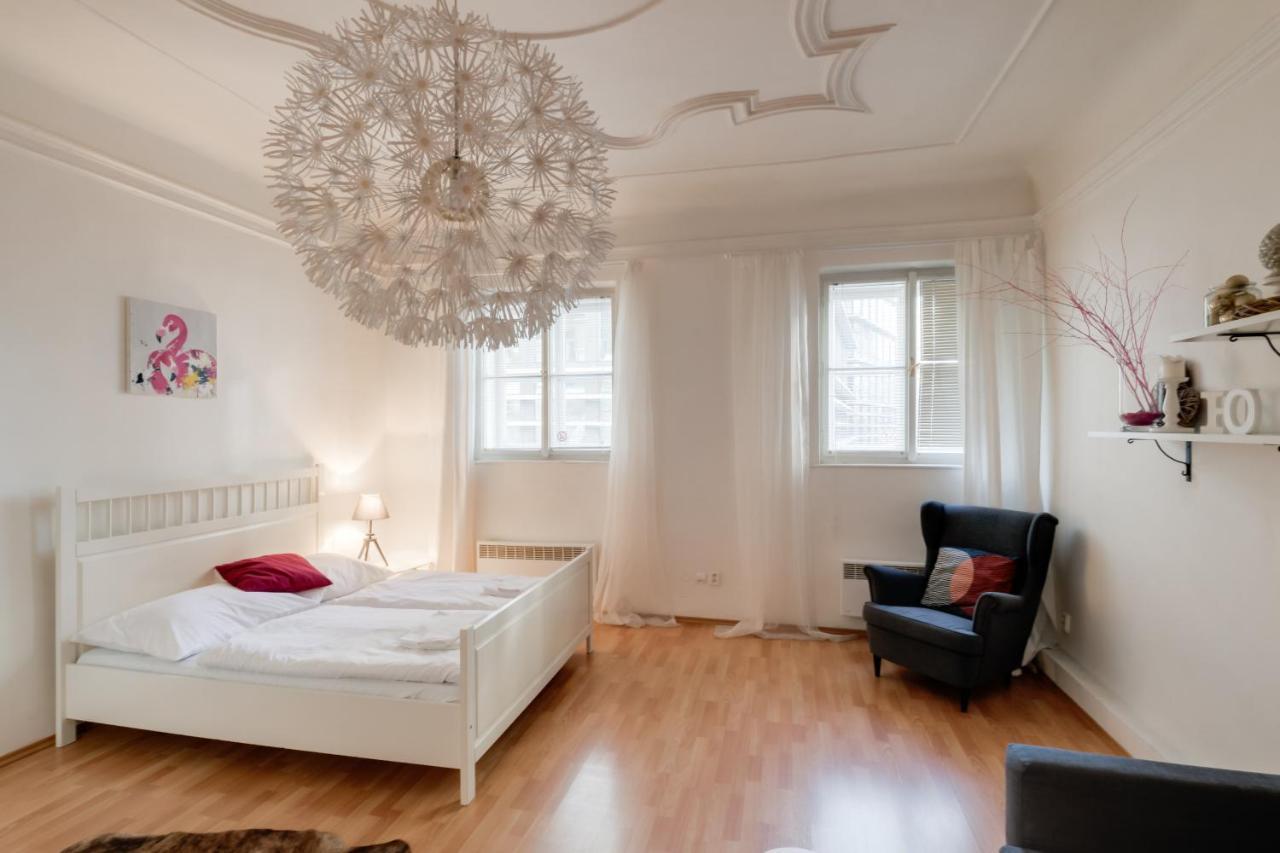 Curiosity Apartments Prague Luaran gambar