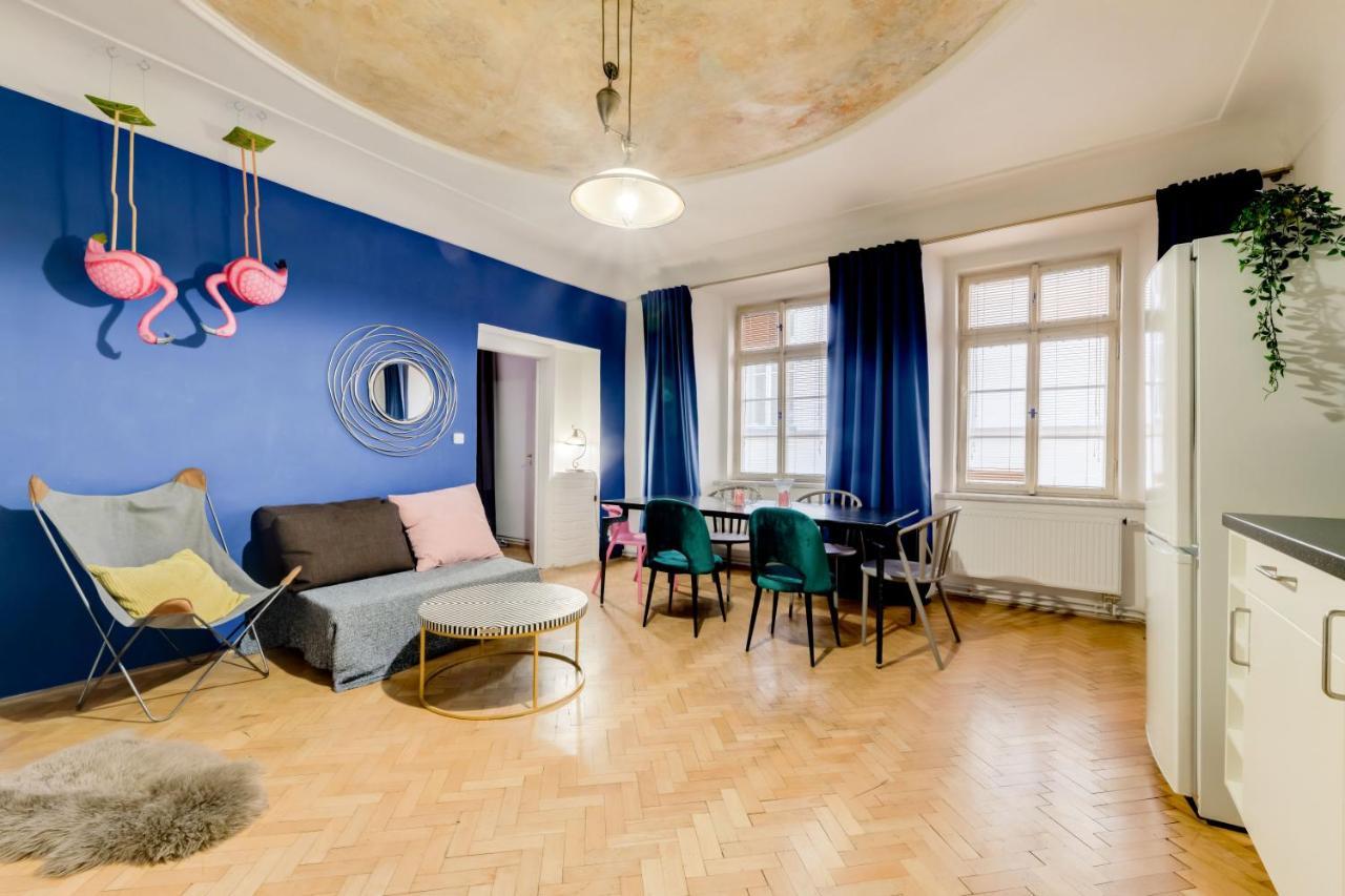 Curiosity Apartments Prague Luaran gambar